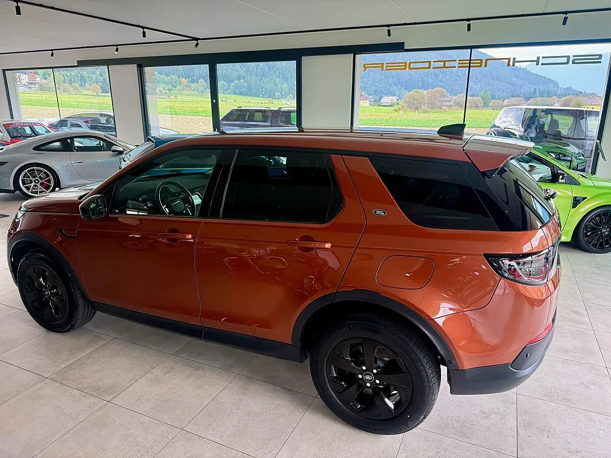 Land Rover Discovery Sport 2021 photo 2