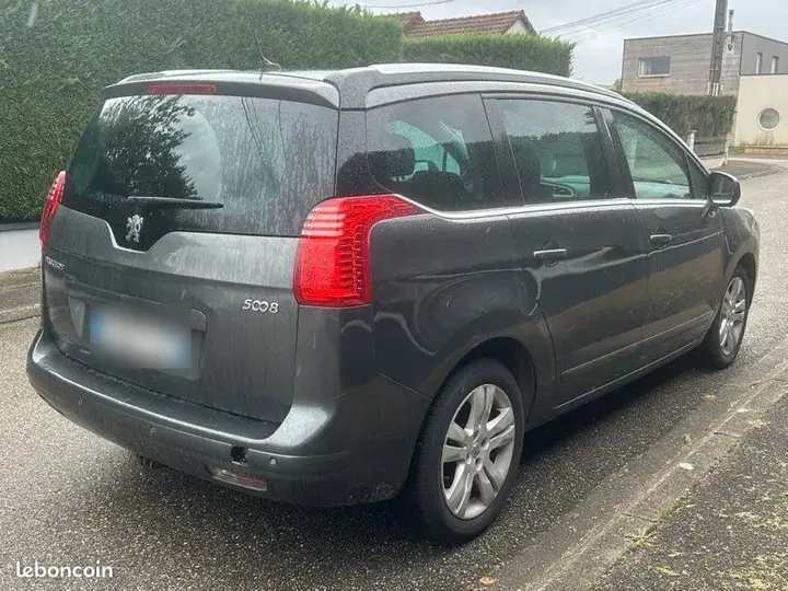 Peugeot 5008 2013 photo 3