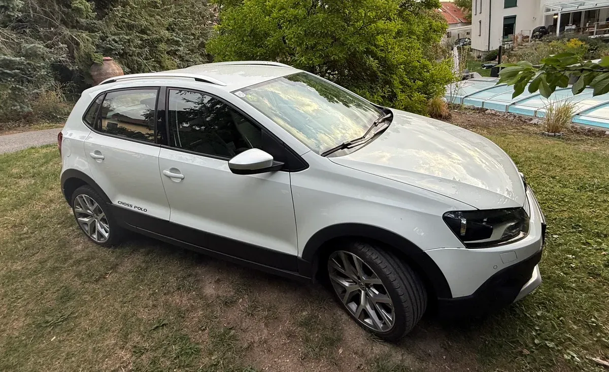 Volkswagen Polo 2016 photo 2