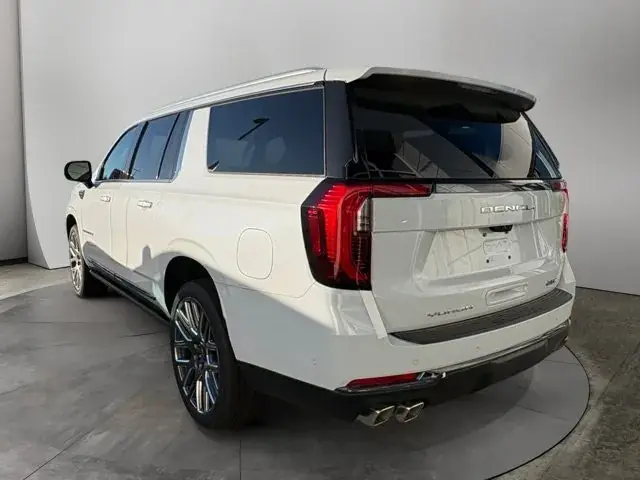 GMC Yukon Xl 2026 photo 3