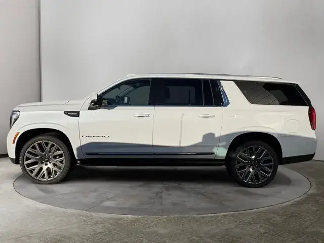 GMC Yukon Xl 2026 photo 2