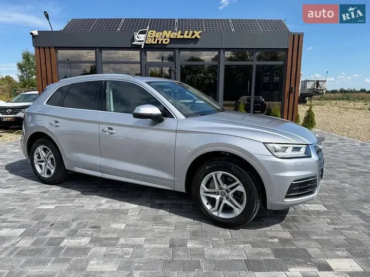 Audi Q5 2017 photo 2