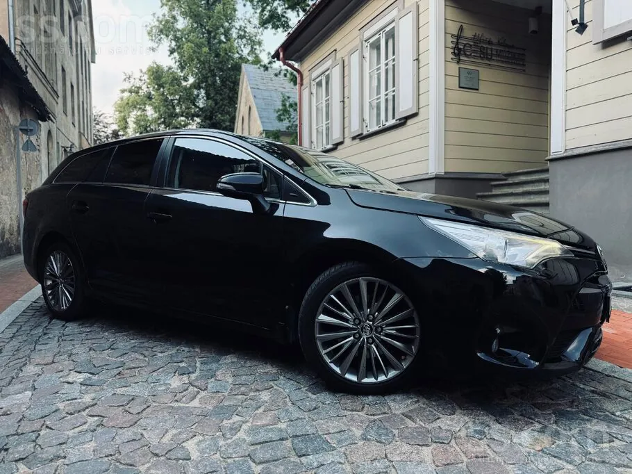 Toyota Avensis 2016 photo 2