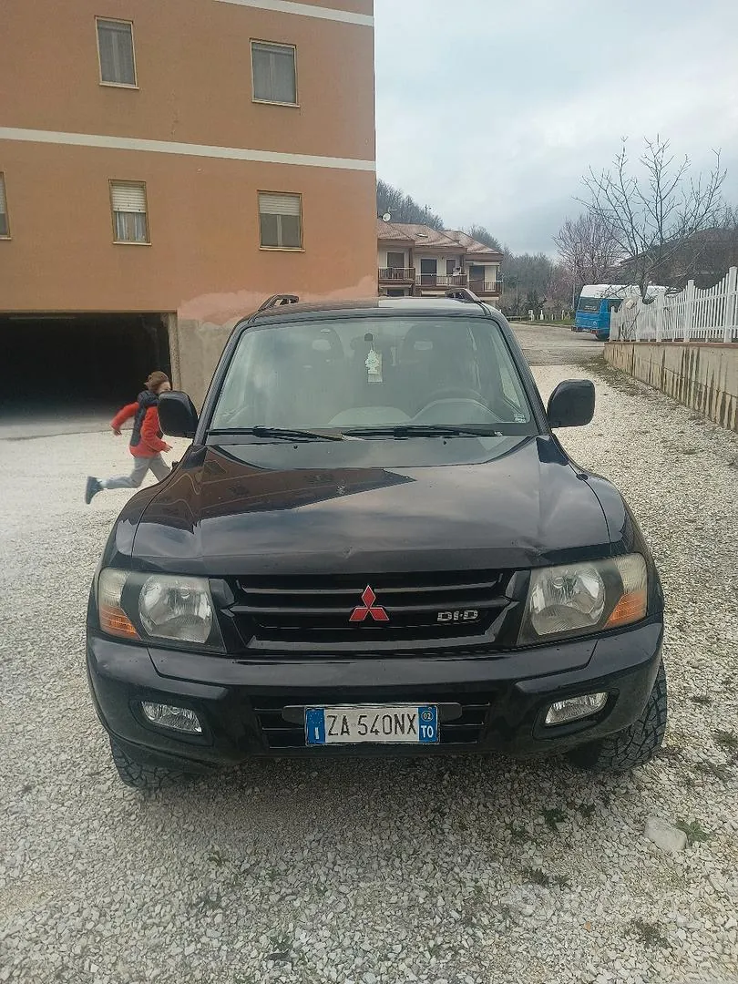 Mitsubishi Pajero 2002 photo 2