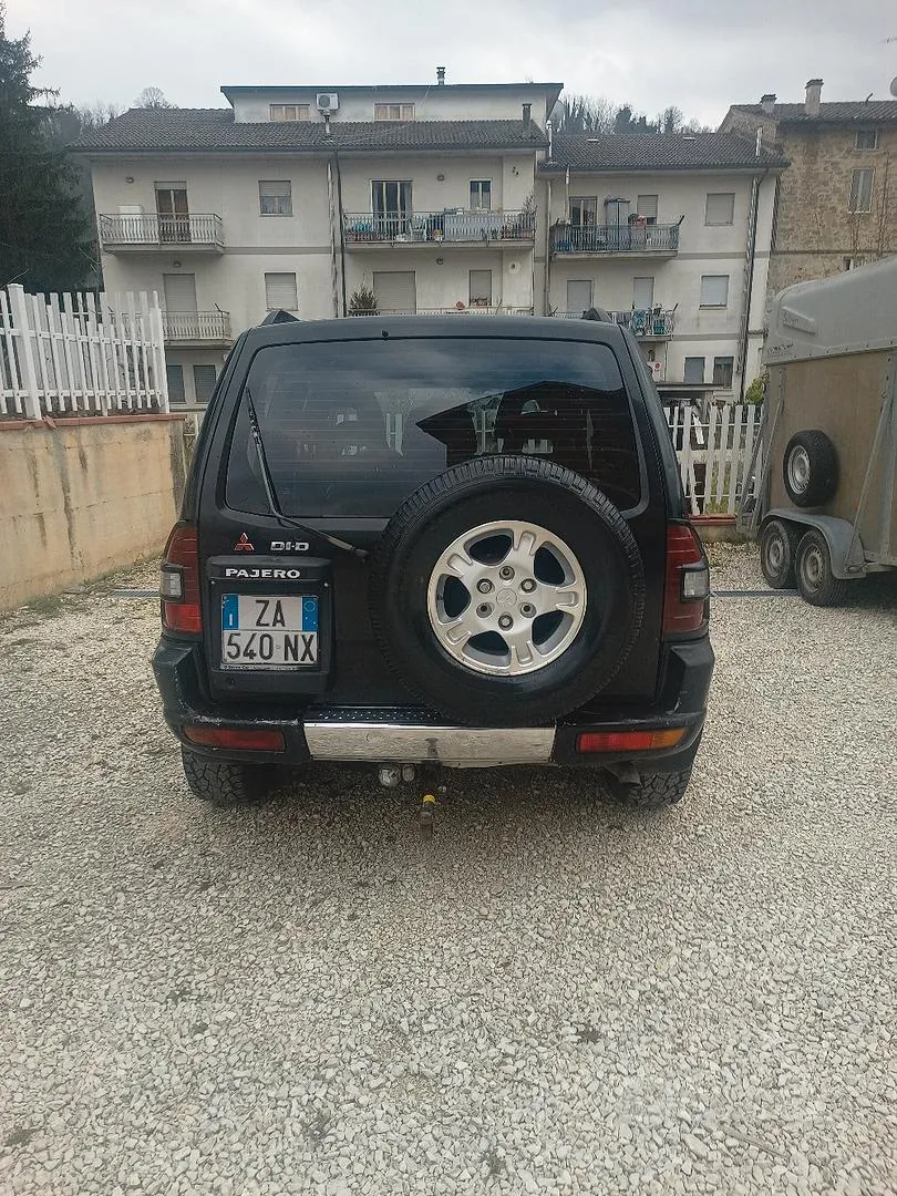 Mitsubishi Pajero 2002 photo 3