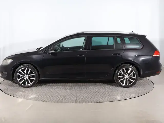 Volkswagen Golf Variant 2013 photo 2