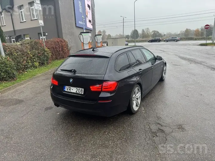 BMW 530 2012 photo 4