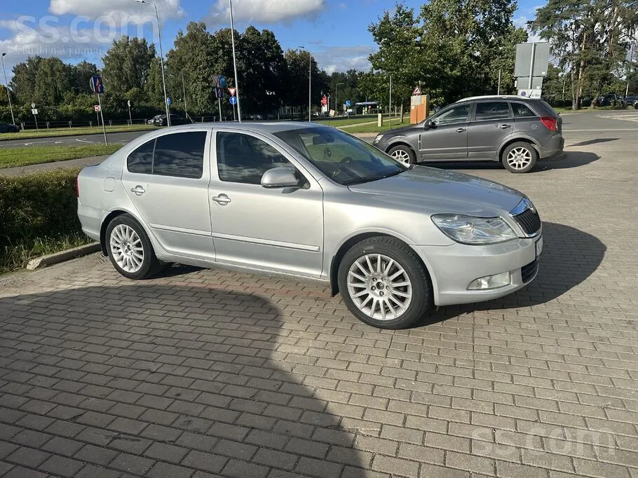 Skoda Octavia 2012 photo 2