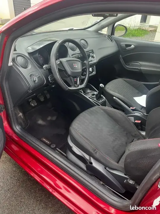 Seat Ibiza 2012 photo 3