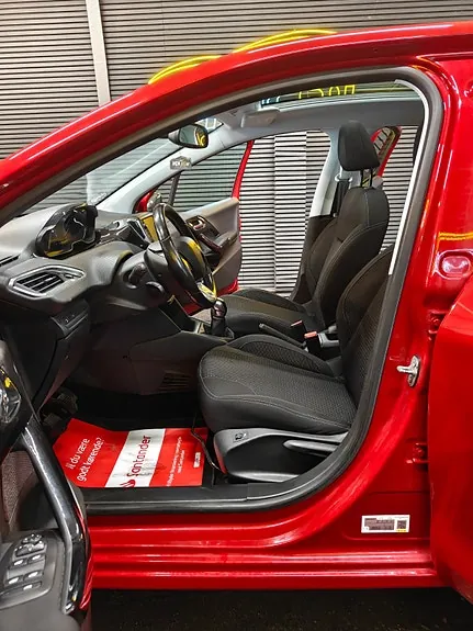 Peugeot 208 2019 photo 5