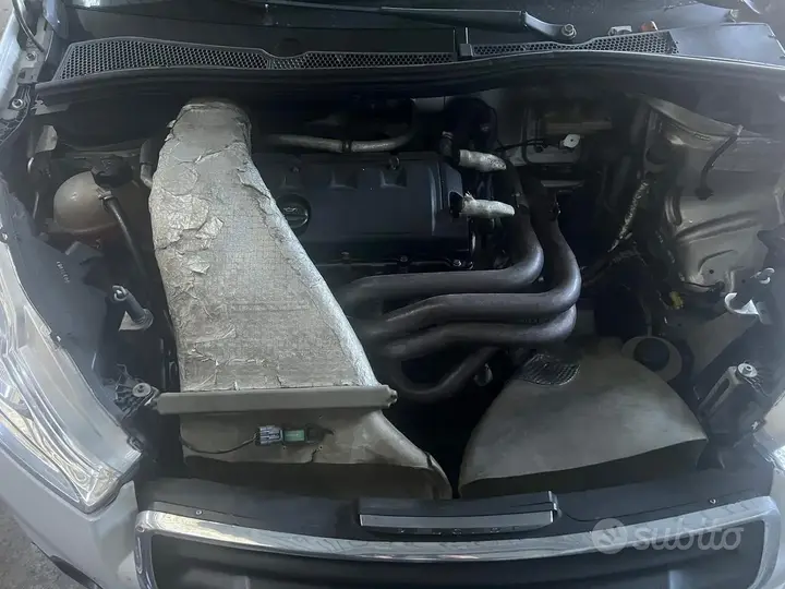 Peugeot 208 2014 photo 3