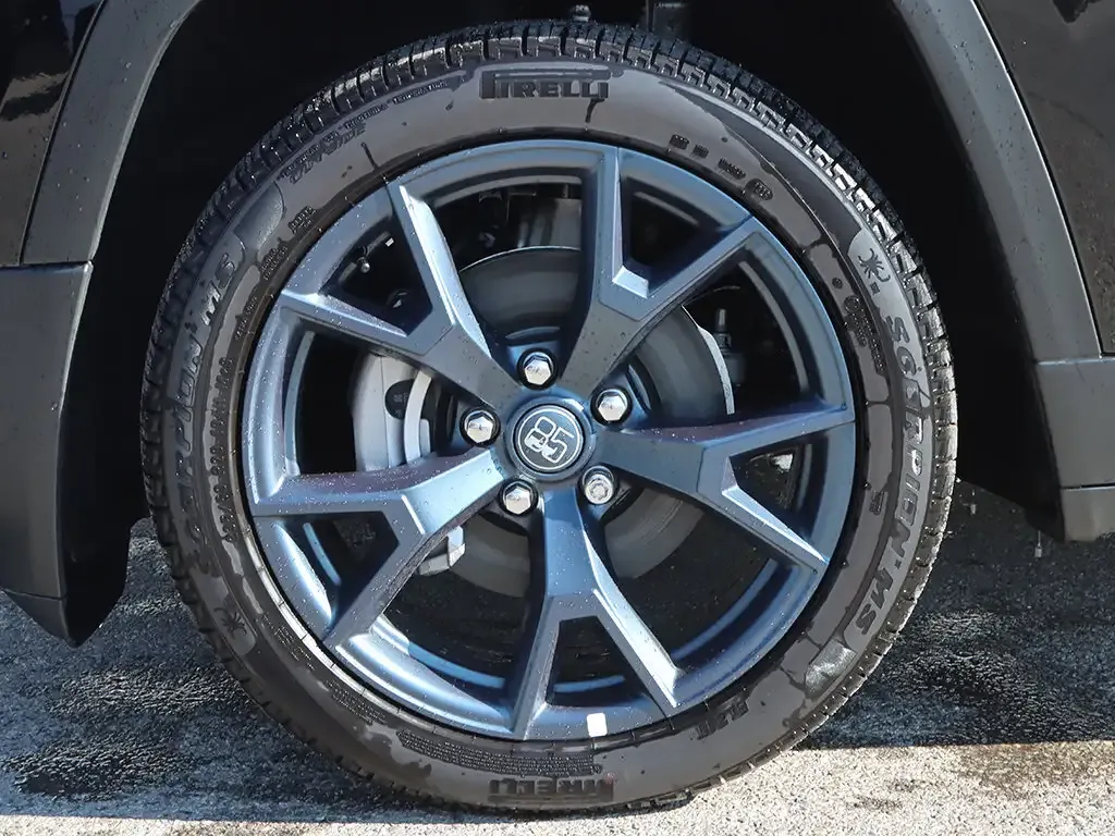 Jeep Cherokee 2026 photo 4