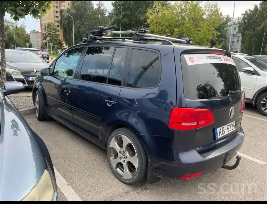 Volkswagen Touran 2012 photo 5