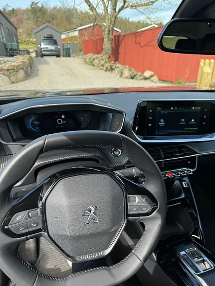 Peugeot E-2008 2022 photo 5