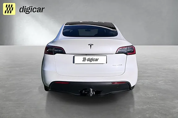 Tesla Model Y 2023 photo 4