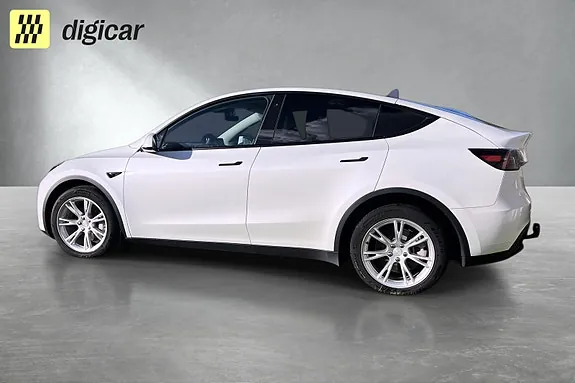Tesla Model Y 2023 photo 2