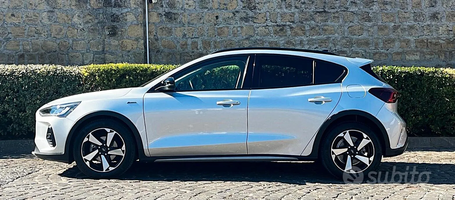 Ford Focus 2022 photo 3