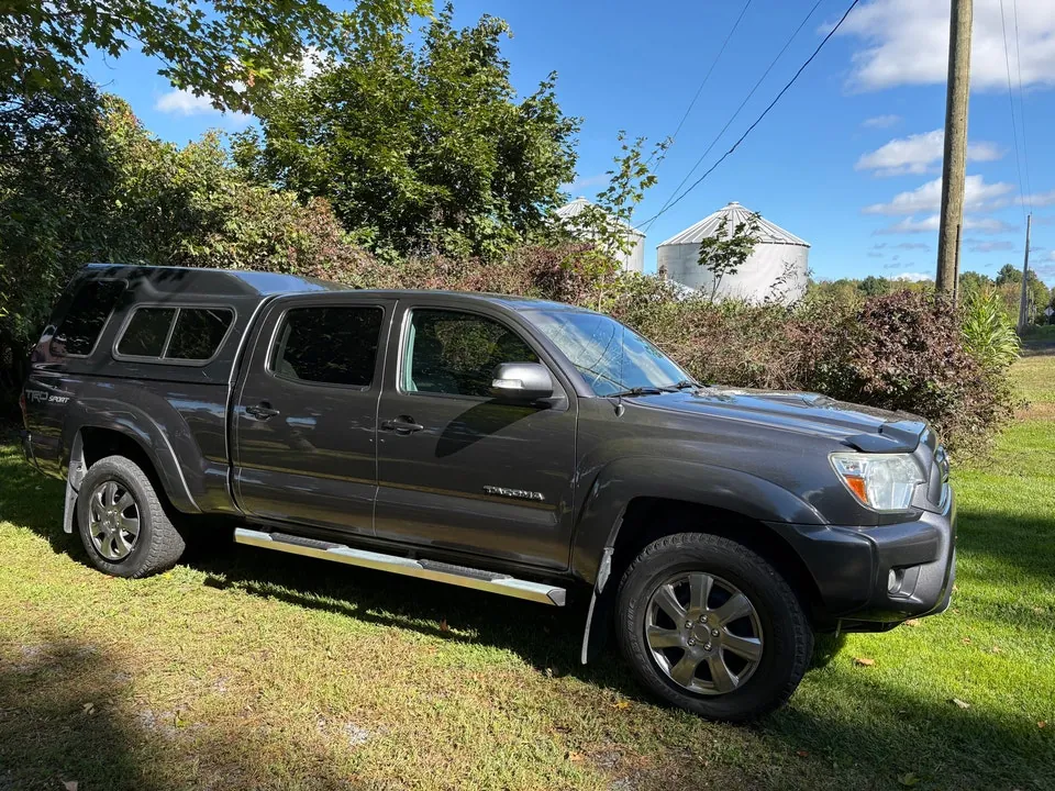 Toyota Tacoma 2014 photo 2