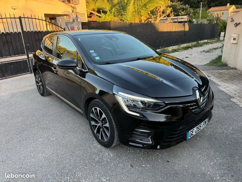 Renault Clio 2022 photo 2