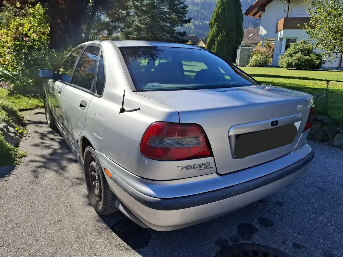 Volvo S40 1999 photo 2