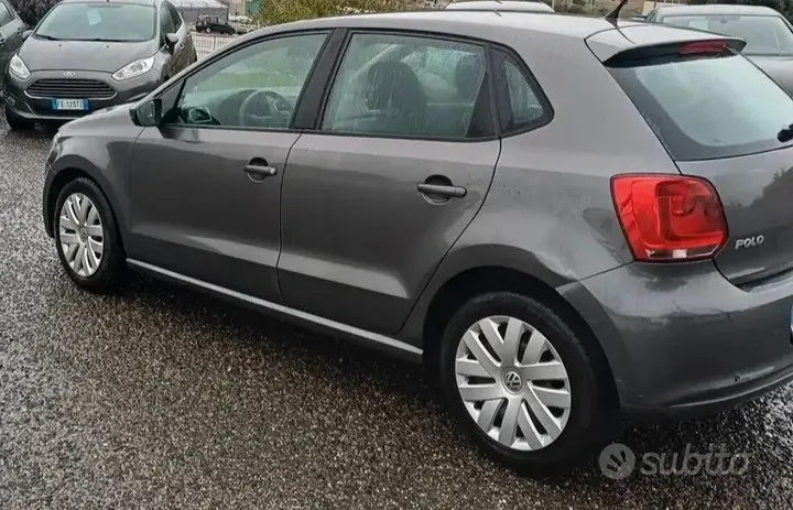 Volkswagen Polo 2012 photo 2
