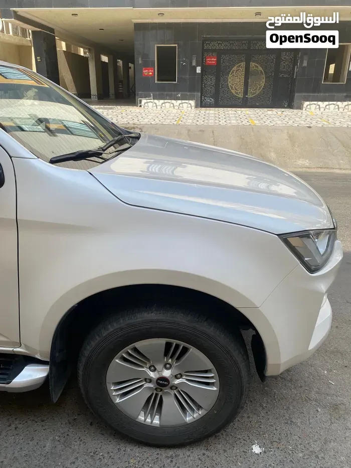 Isuzu D-Max 2023 photo 5