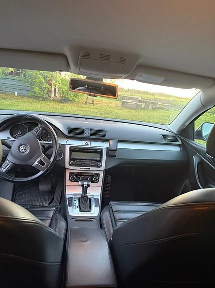 Volkswagen Passat 2010 photo 3