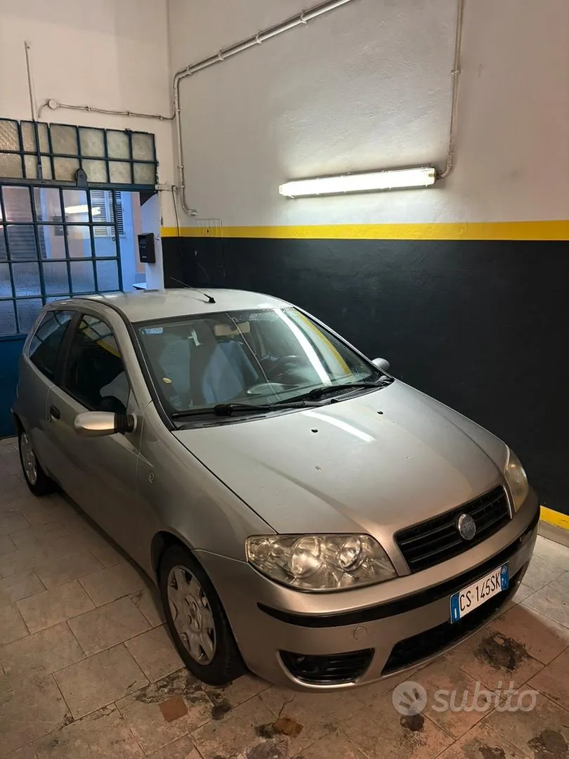 Fiat Punto 2005 photo 2