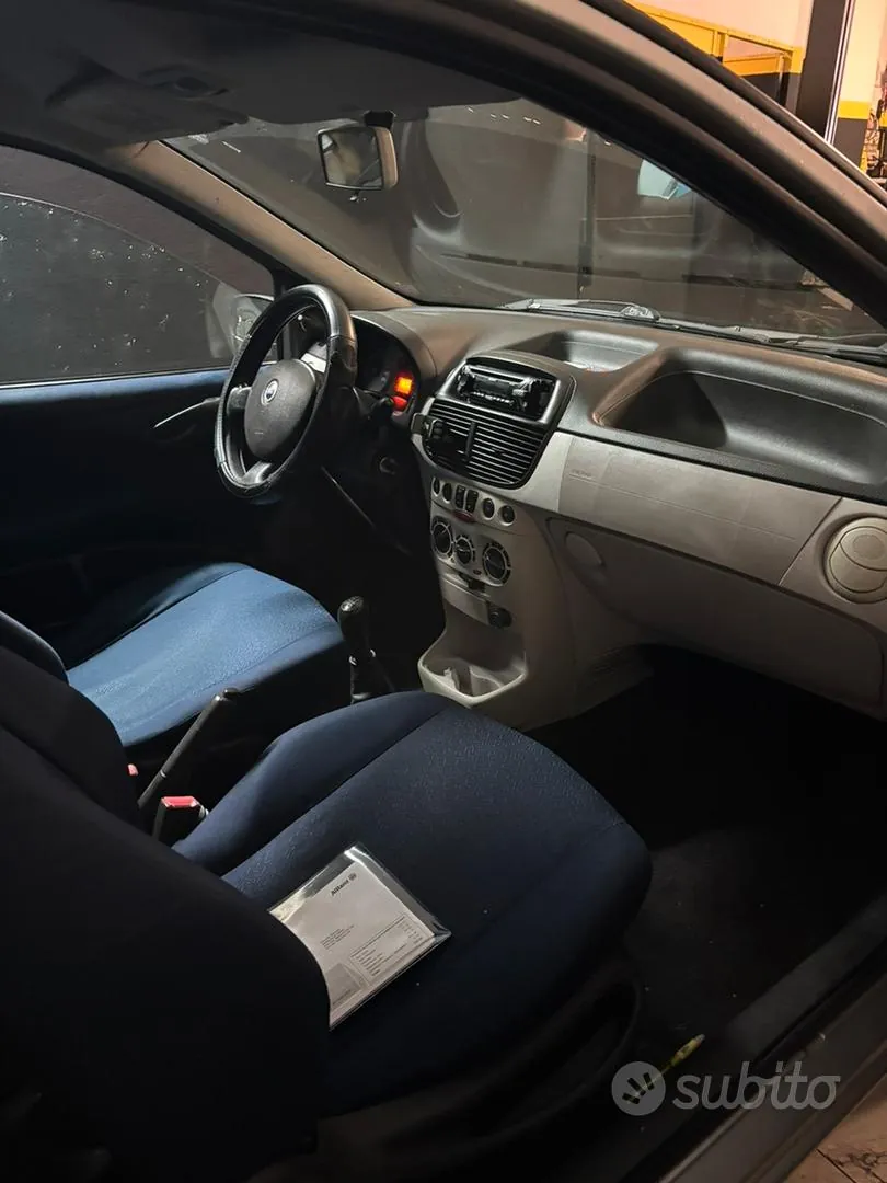 Fiat Punto 2005 photo 4