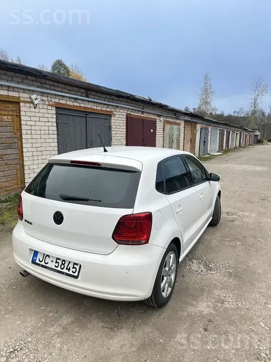 Volkswagen Polo 2012 photo 2