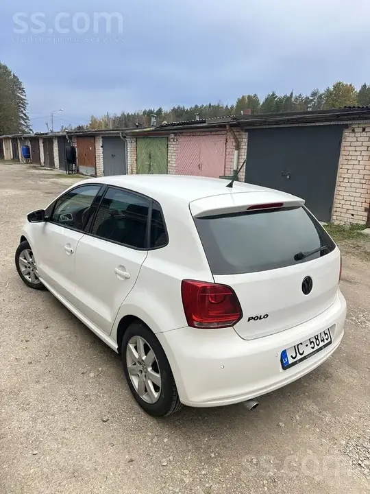 Volkswagen Polo 2012 photo 3