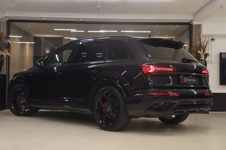 Audi Q7 2020 photo 2