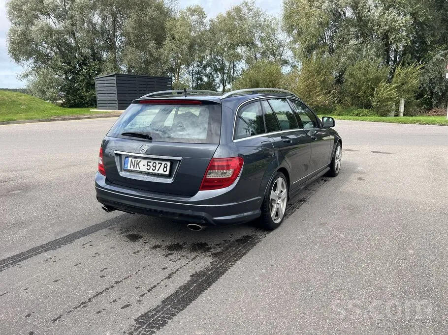 Mercedes-Benz C320 2008 photo 4