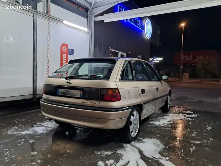 Opel Astra 1997 photo 2