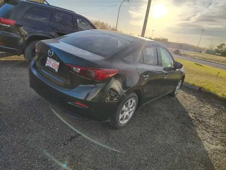 Mazda 3 2016 photo 2