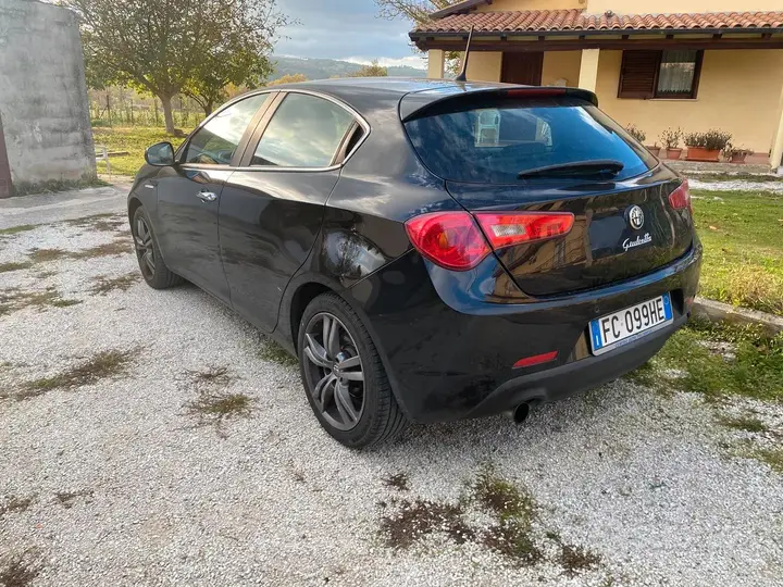 Alfa Romeo Giulietta 2015 photo 3