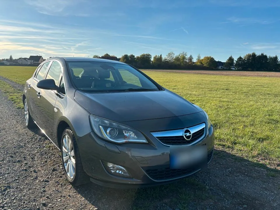 Opel Astra J