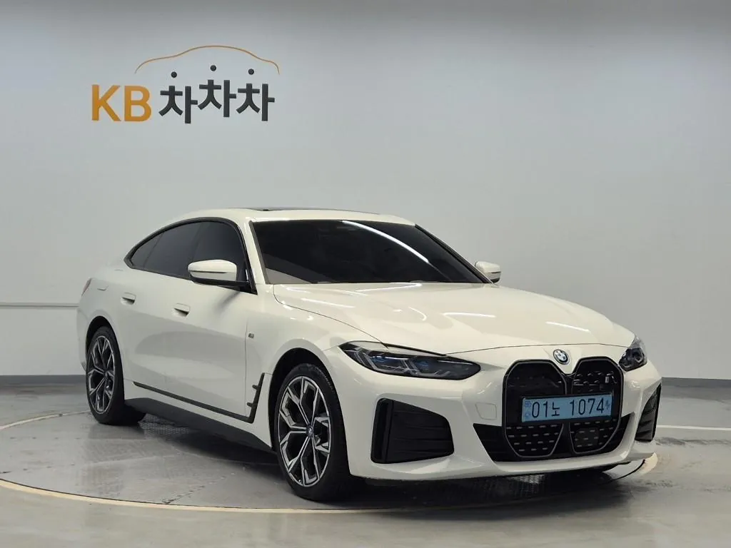 BMW I4 2024 photo 4
