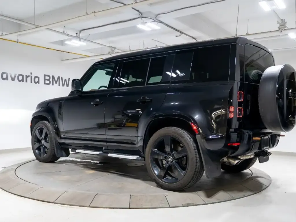 Land Rover Defender 2023 photo 3
