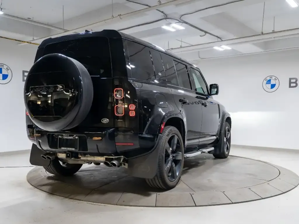 Land Rover Defender 2023 photo 5