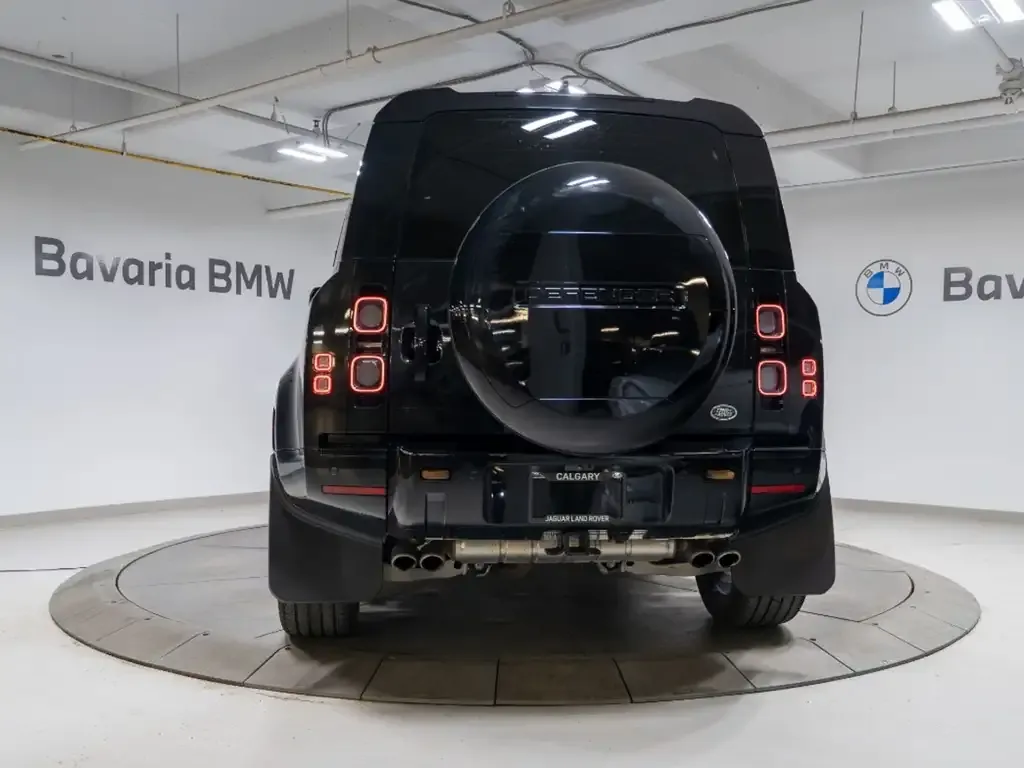 Land Rover Defender 2023 photo 4