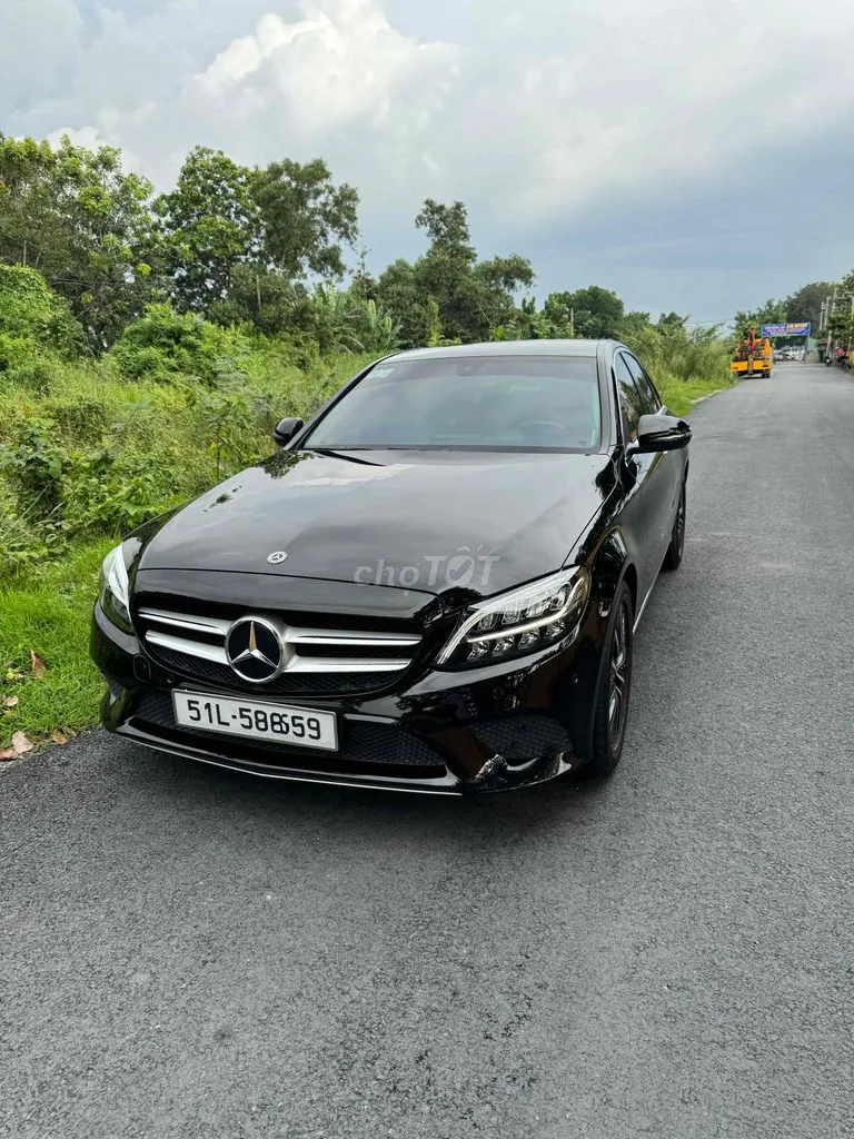 Mercedes-Benz C-Class 2018 photo 2