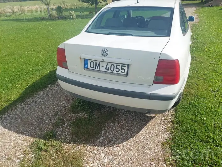 Volkswagen Passat 1997 photo 2