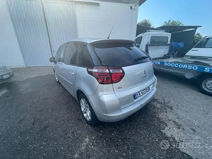 Citroen C4 Picasso 2011 photo 4