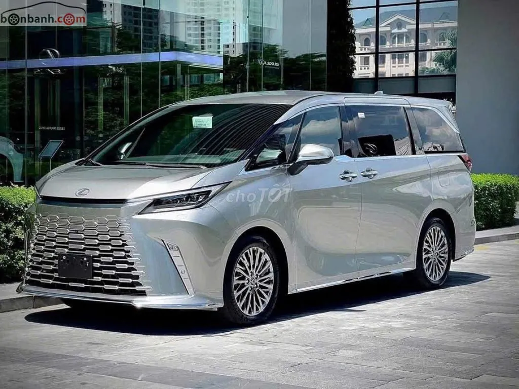Lexus Lm500H 2025 photo 3