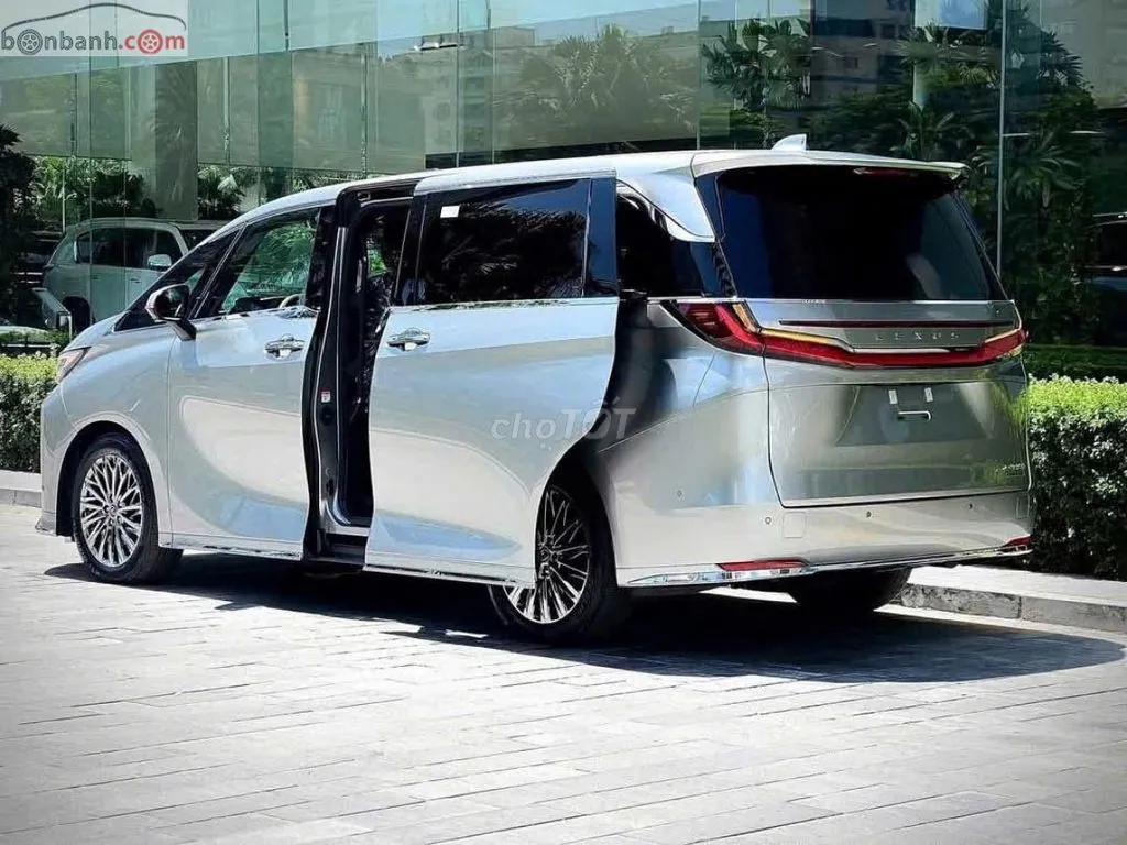 Lexus Lm500H 2025 photo 2