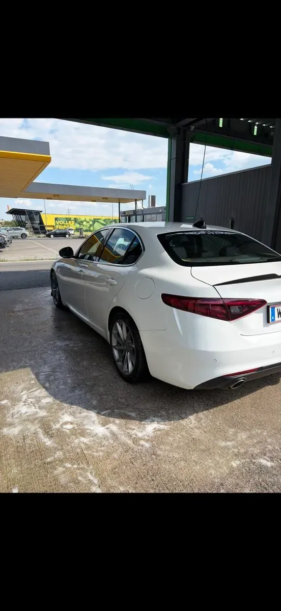 Alfa Romeo Giulia 2016 photo 3
