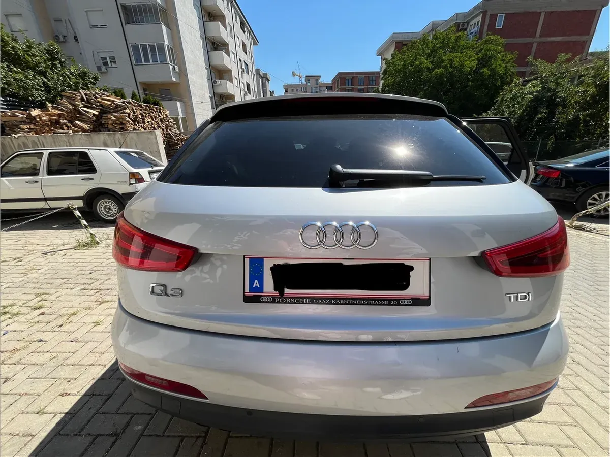 Audi Q3 2012 photo 3