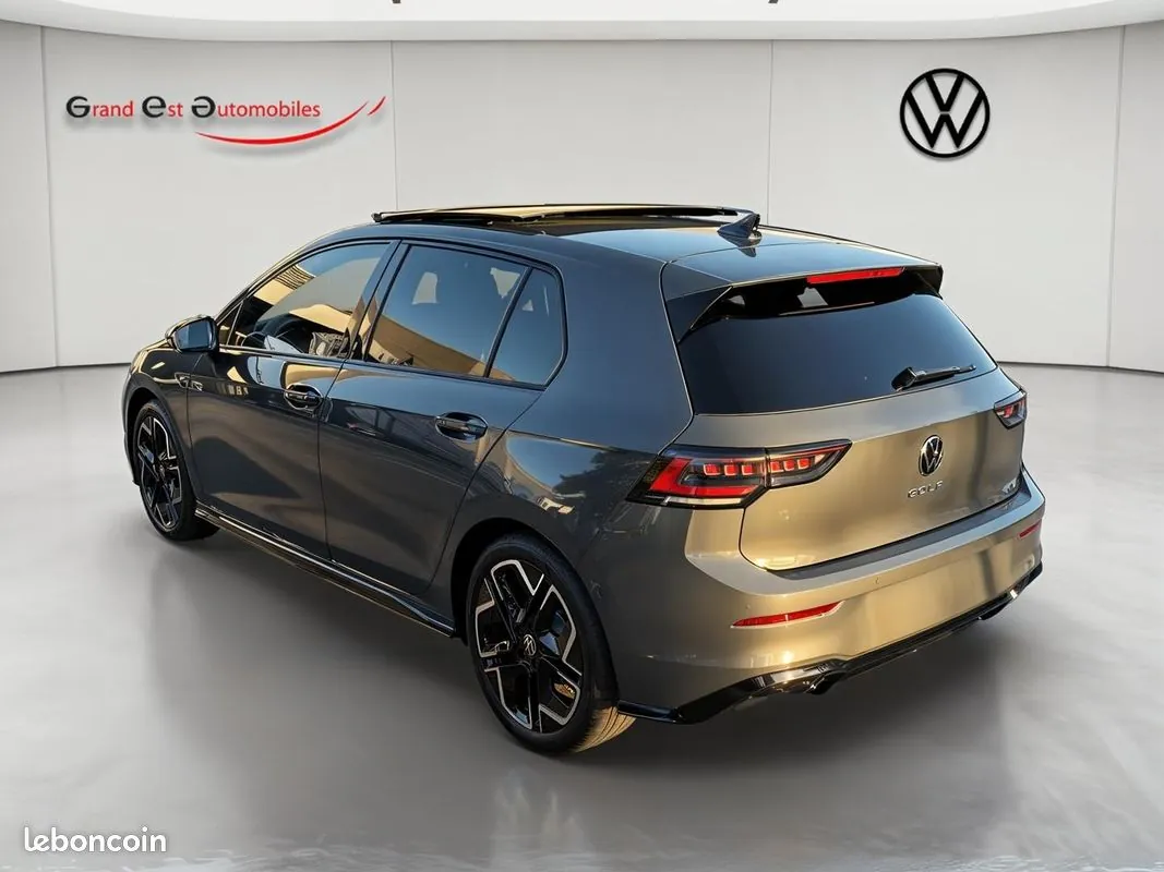 Volkswagen Golf 2026 photo 3