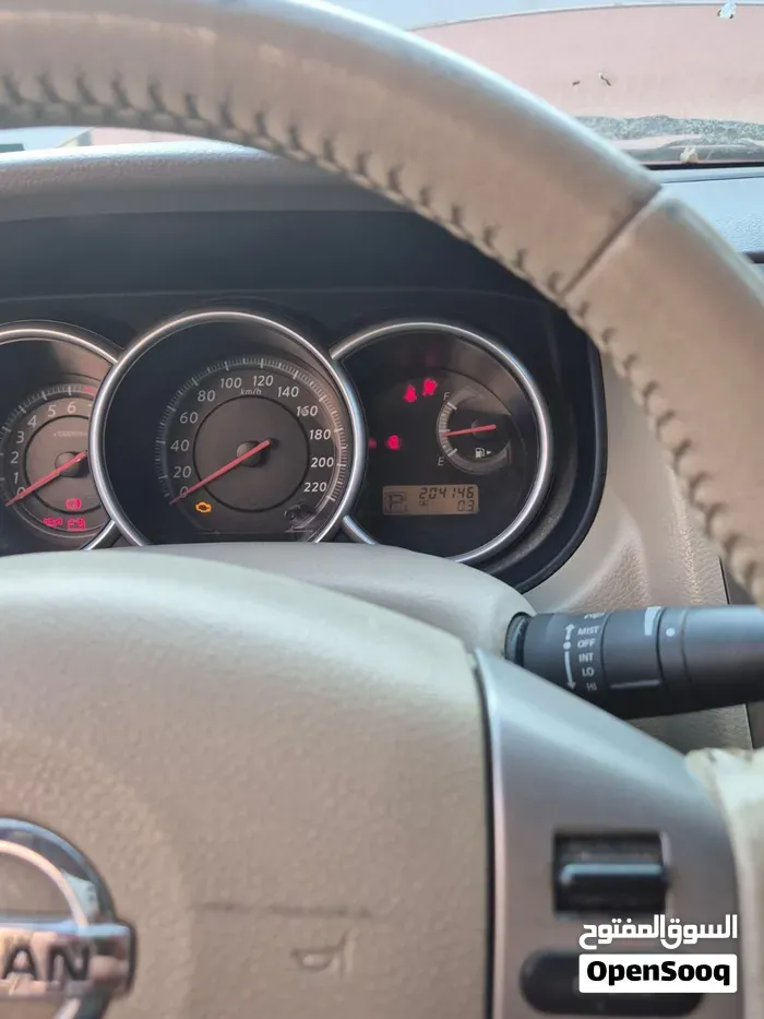 Nissan Tiida 2012 photo 4